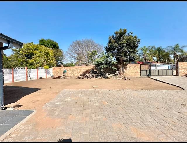 3 BEDROOM HOUSE FOR SALE IN IVY PARK